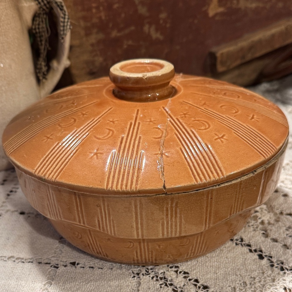 Vintage Watt Pottery Moon & Stars Casserole Dish